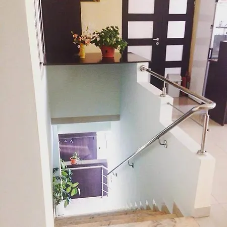 Floria 3* Bucureşti